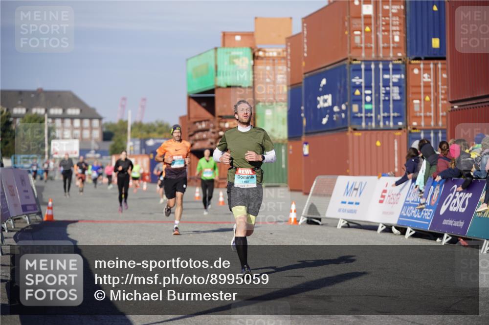 03.10.2025 - Köhlbrandbrückenlauf Michael Burmester http://msf.ph/oto/8995059 03.10.2025 09:57:10 Ziel 1090, 1101, 1180, 1258, 3705 meine-sportfotos.de