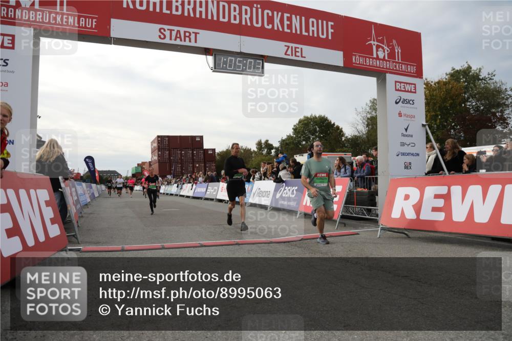 03.10.2025 - Köhlbrandbrückenlauf Yannick Fuchs http://msf.ph/oto/8995063 03.10.2025 16:05:01 Ziel 7168, 7221, 7239, 7270, 7428, 7448, 7772, 8779, 9191, 9584 meine-sportfotos.de