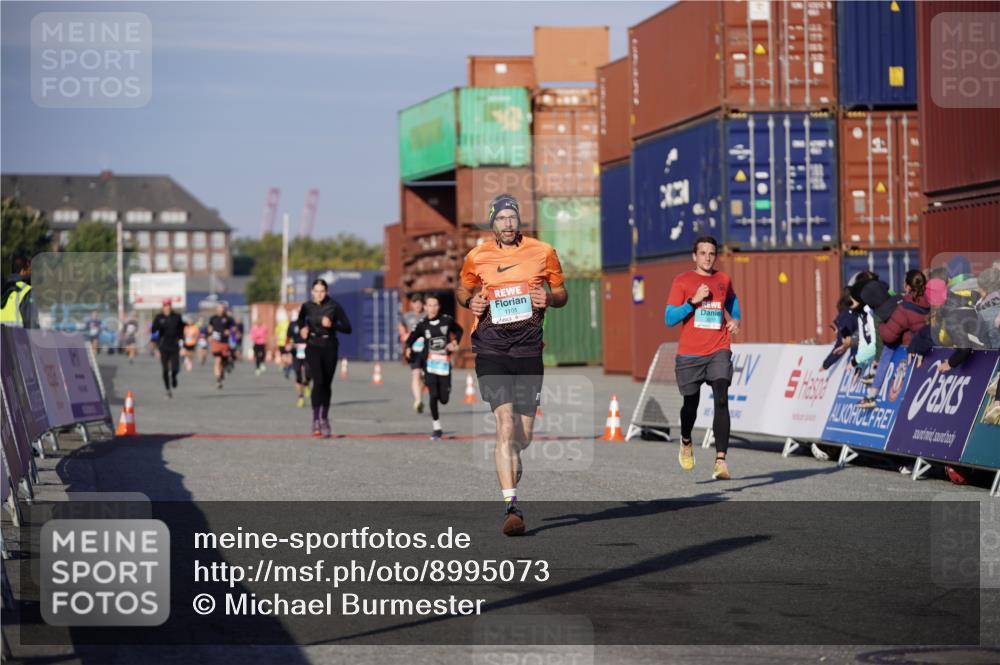 03.10.2025 - Köhlbrandbrückenlauf Michael Burmester http://msf.ph/oto/8995073 03.10.2025 09:57:13 Ziel 1101, 1180, 1258, 3518, 3705 meine-sportfotos.de