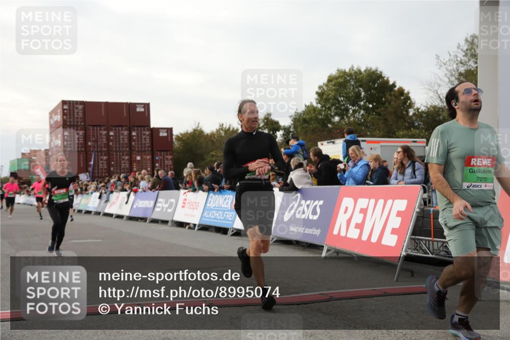 03.10.2025 - Köhlbrandbrückenlauf Yannick Fuchs http://msf.ph/oto/8995074 03.10.2025 16:05:01 Ziel 7168, 7221, 7239, 7270, 7428, 7448, 7772, 8779, 9191, 9584 meine-sportfotos.de