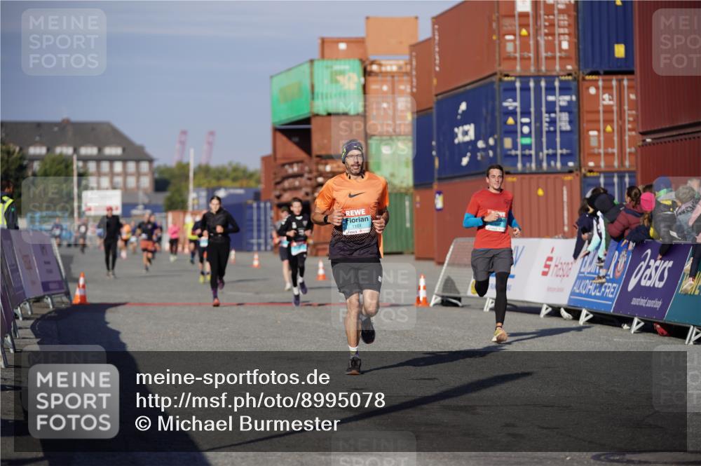 03.10.2025 - Köhlbrandbrückenlauf Michael Burmester http://msf.ph/oto/8995078 03.10.2025 09:57:13 Ziel 1101, 1180, 1258, 3518, 3705 meine-sportfotos.de