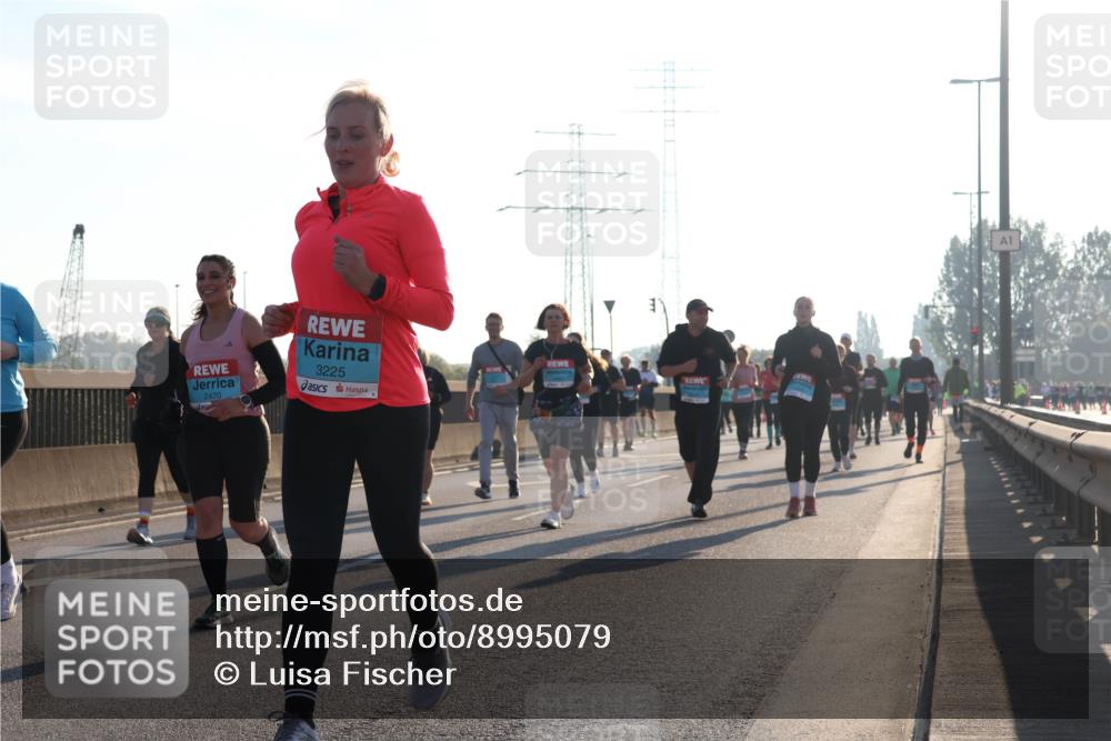 03.10.2025 - Köhlbrandbrückenlauf Luisa Fischer http://msf.ph/oto/8995079 03.10.2025 10:24:58 Position 3 2470, 3225, 1 meine-sportfotos.de