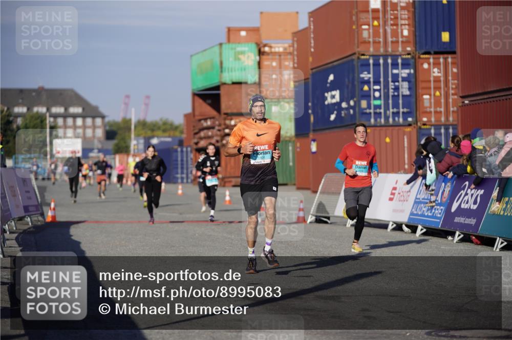 03.10.2025 - Köhlbrandbrückenlauf Michael Burmester http://msf.ph/oto/8995083 03.10.2025 09:57:13 Ziel 1101, 1180, 1258, 3518, 3705 meine-sportfotos.de