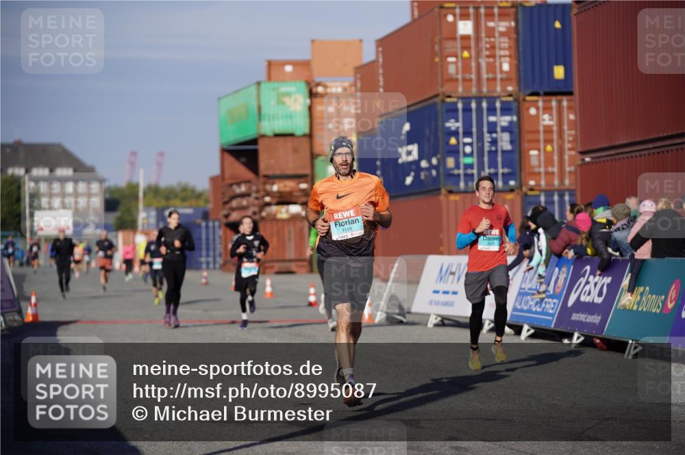 03.10.2025 - Köhlbrandbrückenlauf Michael Burmester http://msf.ph/oto/8995087 03.10.2025 09:57:14 Ziel 1010, 1101, 1180, 2760, 3518, 3705 meine-sportfotos.de