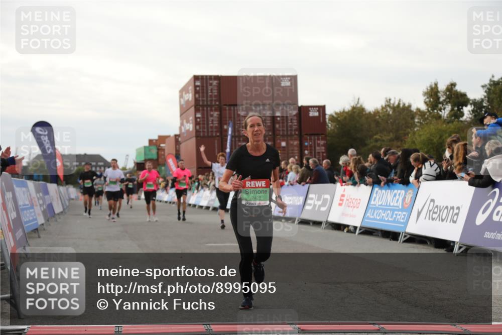 03.10.2025 - Köhlbrandbrückenlauf Yannick Fuchs http://msf.ph/oto/8995095 03.10.2025 16:05:02 Ziel 7168, 7221, 7239, 7270, 7428, 7448, 7772, 8779, 9191, 9584 meine-sportfotos.de
