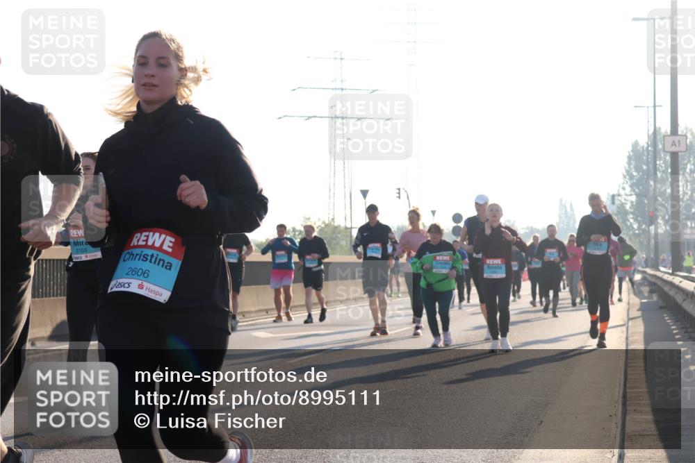 03.10.2025 - Köhlbrandbrückenlauf Luisa Fischer http://msf.ph/oto/8995111 03.10.2025 10:25:03 Position 3 3103, 2606, 1 meine-sportfotos.de