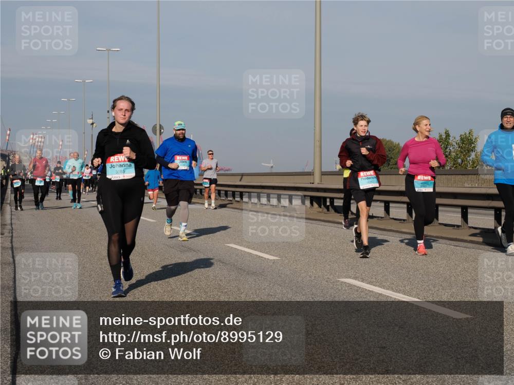 03.10.2025 - Köhlbrandbrückenlauf Fabian Wolf http://msf.ph/oto/8995129 03.10.2025 10:02:31 Position 3 3555, 3635, 3783 meine-sportfotos.de