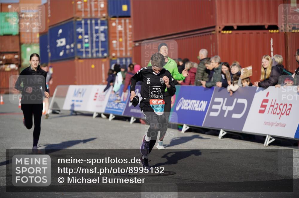 03.10.2025 - Köhlbrandbrückenlauf Michael Burmester http://msf.ph/oto/8995132 03.10.2025 09:57:18 Ziel 1010, 1101, 1180, 2708, 2760, 3518, 3795 meine-sportfotos.de