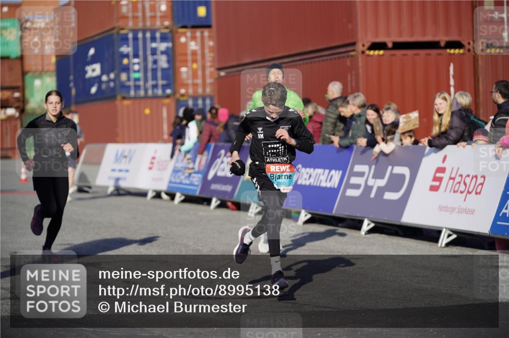 03.10.2025 - Köhlbrandbrückenlauf Michael Burmester http://msf.ph/oto/8995138 03.10.2025 09:57:18 Ziel 1010, 1101, 1180, 2708, 2760, 3518, 3795 meine-sportfotos.de