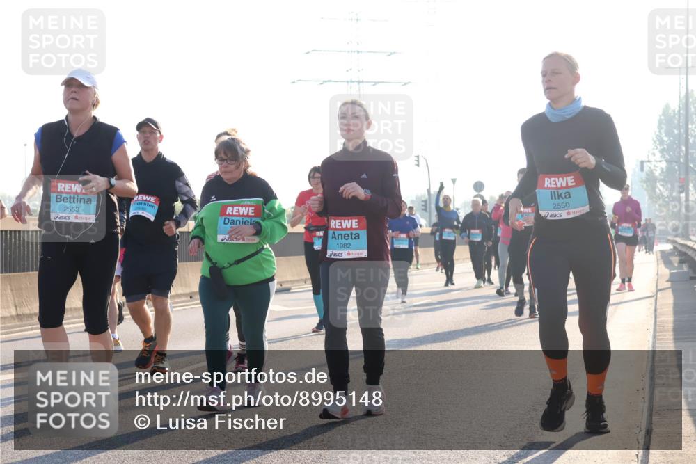 03.10.2025 - Köhlbrandbrückenlauf Luisa Fischer http://msf.ph/oto/8995148 03.10.2025 10:25:07 Position 3 2553, 1982, 2550 meine-sportfotos.de