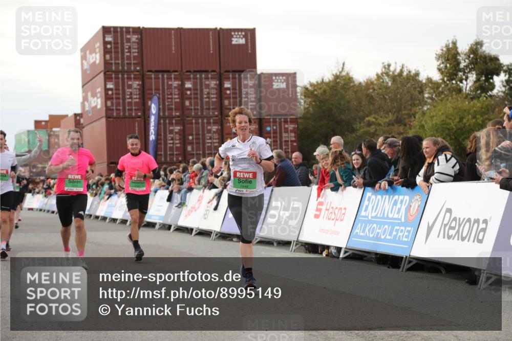 03.10.2025 - Köhlbrandbrückenlauf Yannick Fuchs http://msf.ph/oto/8995149 03.10.2025 16:05:04 Ziel 7168, 7221, 7239, 7270, 7428, 7448, 7772, 8779, 8995, 9114, 9191 meine-sportfotos.de