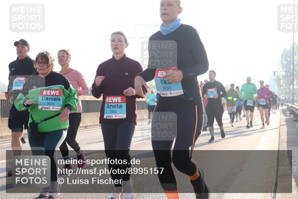 03.10.2025 - Köhlbrandbrückenlauf Luisa Fischer http://msf.ph/oto/8995157 03.10.2025 10:25:08 Position 3 2569, 3624, 1982, 2550 meine-sportfotos.de