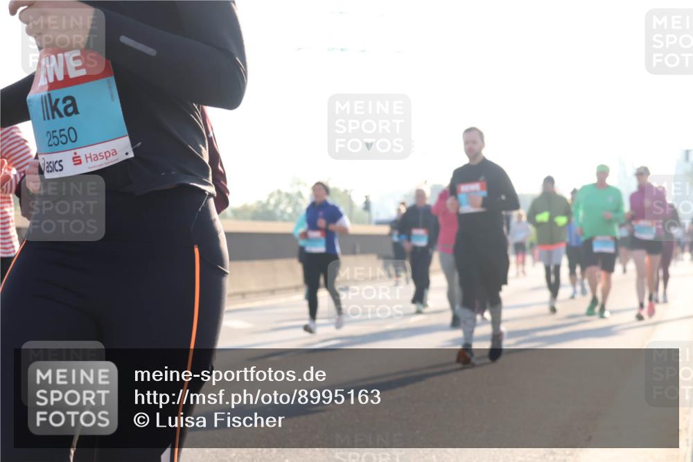 03.10.2025 - Köhlbrandbrückenlauf Luisa Fischer http://msf.ph/oto/8995163 03.10.2025 10:25:09 Position 3 2550 meine-sportfotos.de