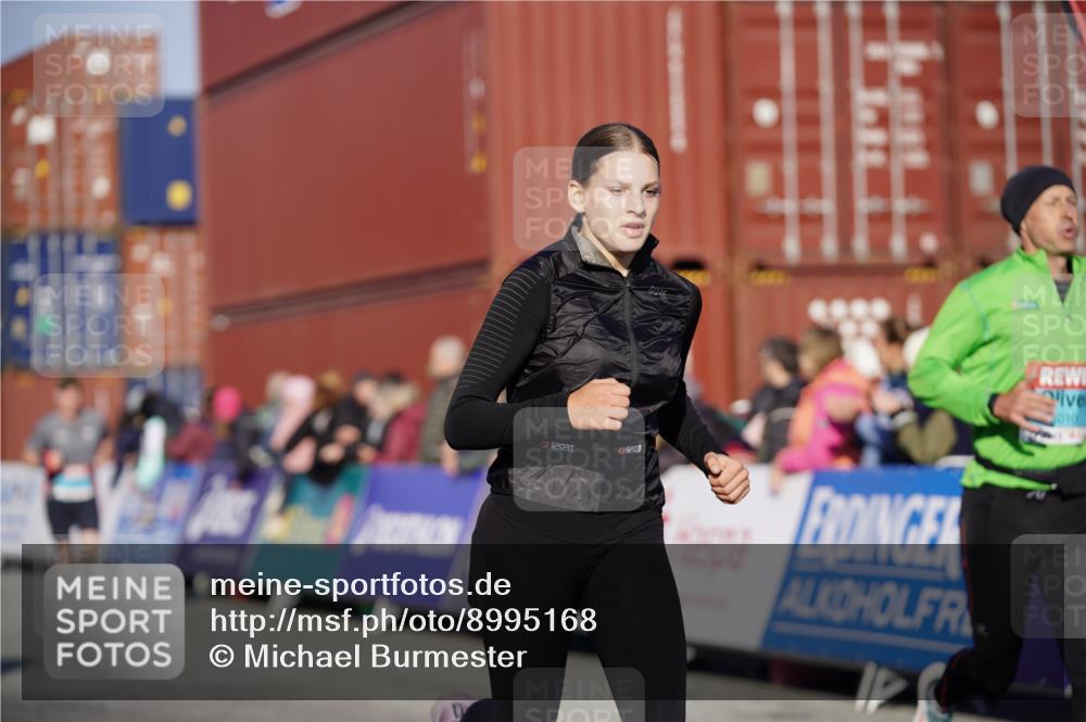 03.10.2025 - Köhlbrandbrückenlauf Michael Burmester http://msf.ph/oto/8995168 03.10.2025 09:57:20 Ziel 1010, 1101, 2708, 2760, 2820, 3518, 3795 meine-sportfotos.de