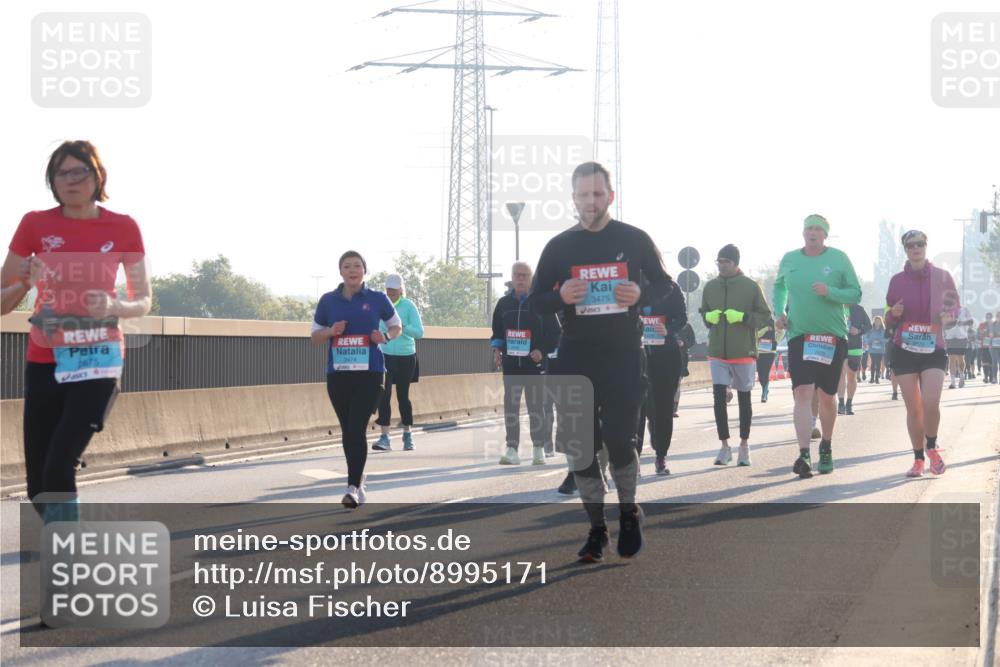 03.10.2025 - Köhlbrandbrückenlauf Luisa Fischer http://msf.ph/oto/8995171 03.10.2025 10:25:10 Position 3 2675, 3475, 2474 meine-sportfotos.de