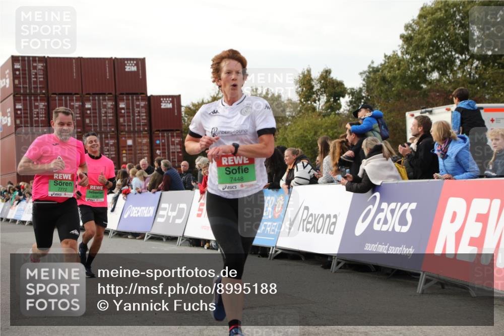 03.10.2025 - Köhlbrandbrückenlauf Yannick Fuchs http://msf.ph/oto/8995188 03.10.2025 16:05:06 Ziel 7201, 7221, 7239, 7428, 7448, 7772, 8779, 8995, 9114, 9191, 9690 meine-sportfotos.de