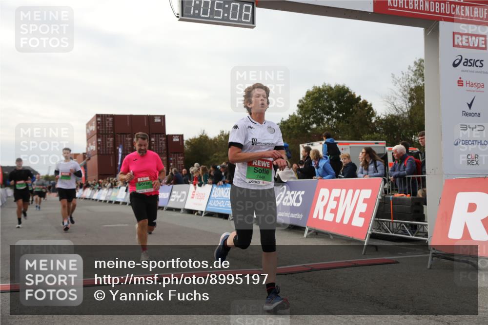 03.10.2025 - Köhlbrandbrückenlauf Yannick Fuchs http://msf.ph/oto/8995197 03.10.2025 16:05:06 Ziel 7201, 7221, 7239, 7428, 7448, 7772, 8779, 8995, 9114, 9191, 9690 meine-sportfotos.de