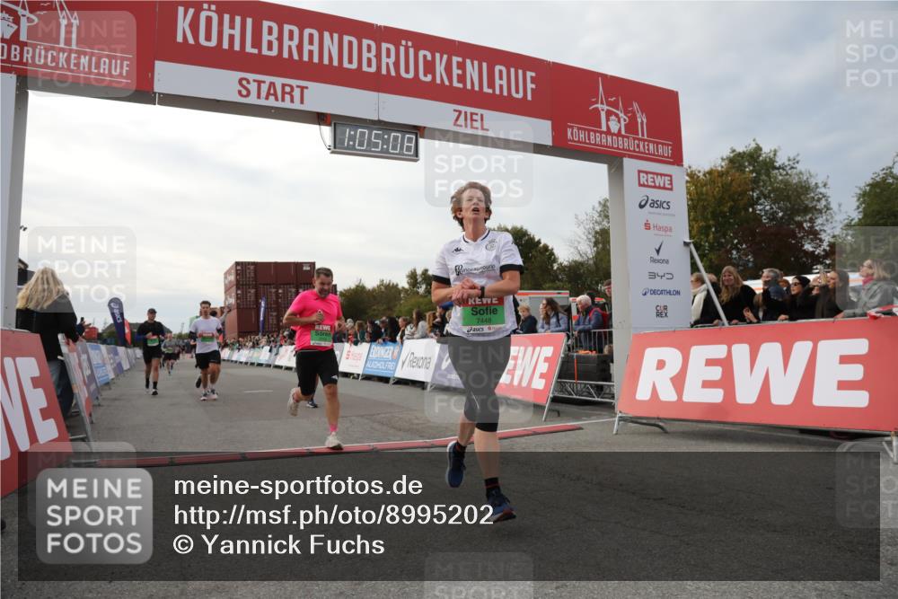 03.10.2025 - Köhlbrandbrückenlauf Yannick Fuchs http://msf.ph/oto/8995202 03.10.2025 16:05:06 Ziel 7201, 7221, 7239, 7428, 7448, 7772, 8779, 8995, 9114, 9191, 9690 meine-sportfotos.de