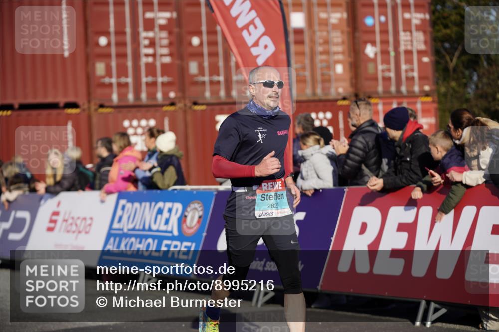 03.10.2025 - Köhlbrandbrückenlauf Michael Burmester http://msf.ph/oto/8995216 03.10.2025 09:57:25 Ziel 1010, 1541, 2708, 2759, 2760, 2819, 2820, 3795 meine-sportfotos.de