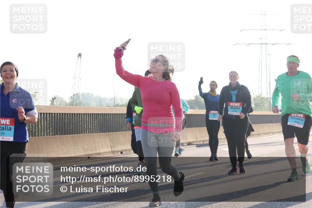 03.10.2025 - Köhlbrandbrückenlauf Luisa Fischer http://msf.ph/oto/8995218 03.10.2025 10:25:14 Position 3 74, 2428, 2839 meine-sportfotos.de