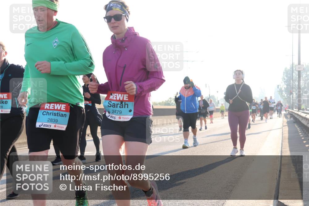 03.10.2025 - Köhlbrandbrückenlauf Luisa Fischer http://msf.ph/oto/8995256 03.10.2025 10:25:18 Position 3 28, 2839, 2479, 1 meine-sportfotos.de