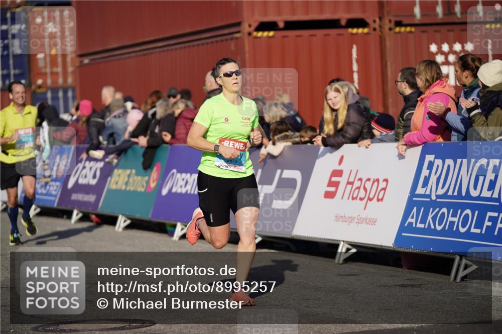 03.10.2025 - Köhlbrandbrückenlauf Michael Burmester http://msf.ph/oto/8995257 03.10.2025 09:57:29 Ziel 1083, 1541, 2759, 2801, 2802, 2819, 2820, 3335, 3795 meine-sportfotos.de