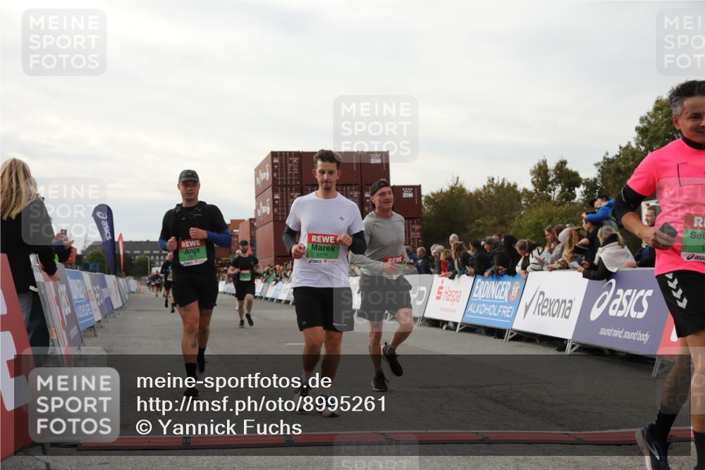 03.10.2025 - Köhlbrandbrückenlauf Yannick Fuchs http://msf.ph/oto/8995261 03.10.2025 16:05:08 Ziel 7201, 7207, 7221, 7239, 7448, 7772, 8779, 8995, 9114, 9191, 9690 meine-sportfotos.de