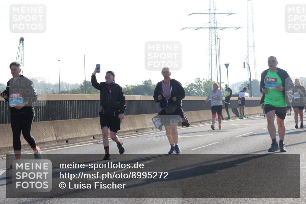 03.10.2025 - Köhlbrandbrückenlauf Luisa Fischer http://msf.ph/oto/8995272 03.10.2025 10:25:22 Position 3 2755, 3311 meine-sportfotos.de