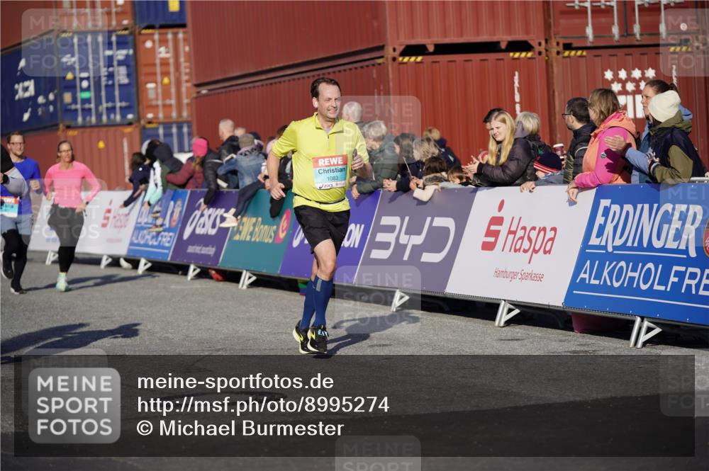 03.10.2025 - Köhlbrandbrückenlauf Michael Burmester http://msf.ph/oto/8995274 03.10.2025 09:57:31 Ziel 1083, 1541, 2759, 2801, 2802, 2819, 2820, 3335 meine-sportfotos.de