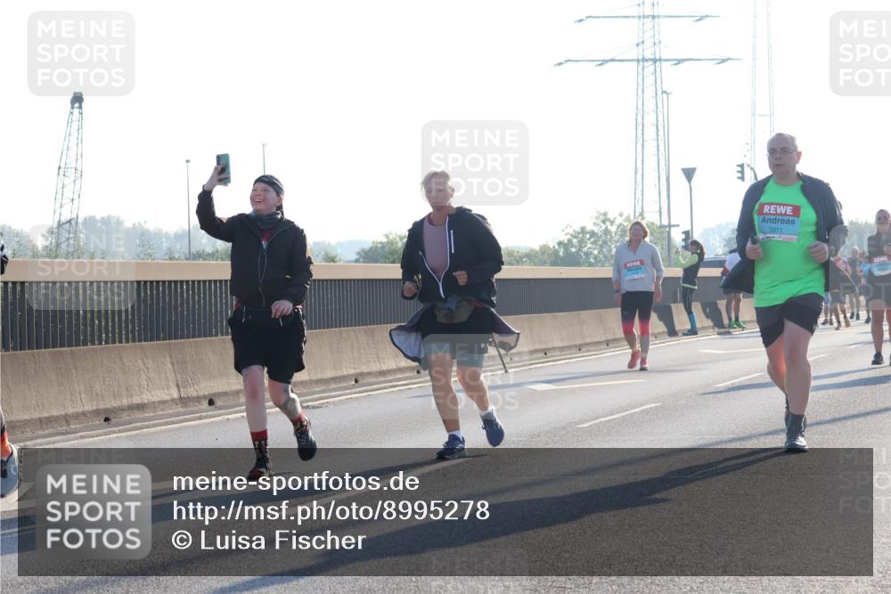 03.10.2025 - Köhlbrandbrückenlauf Luisa Fischer http://msf.ph/oto/8995278 03.10.2025 10:25:22 Position 3 3311 meine-sportfotos.de