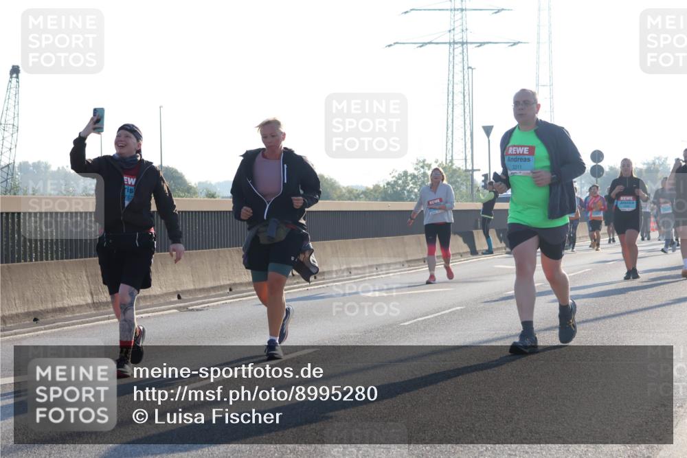 03.10.2025 - Köhlbrandbrückenlauf Luisa Fischer http://msf.ph/oto/8995280 03.10.2025 10:25:23 Position 3 3311 meine-sportfotos.de