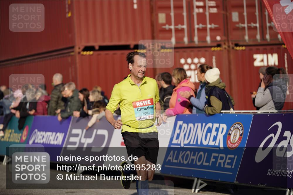 03.10.2025 - Köhlbrandbrückenlauf Michael Burmester http://msf.ph/oto/8995283 03.10.2025 09:57:32 Ziel 1083, 1541, 2759, 2801, 2802, 2819, 3043, 3335 meine-sportfotos.de
