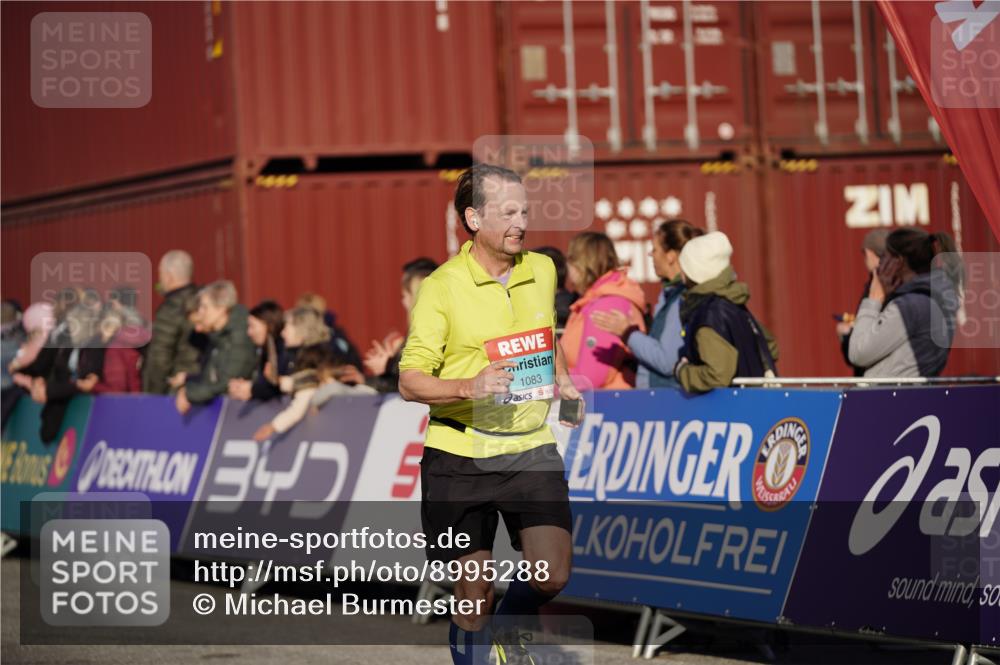 03.10.2025 - Köhlbrandbrückenlauf Michael Burmester http://msf.ph/oto/8995288 03.10.2025 09:57:32 Ziel 1083, 1541, 2759, 2801, 2802, 2819, 3043, 3335 meine-sportfotos.de