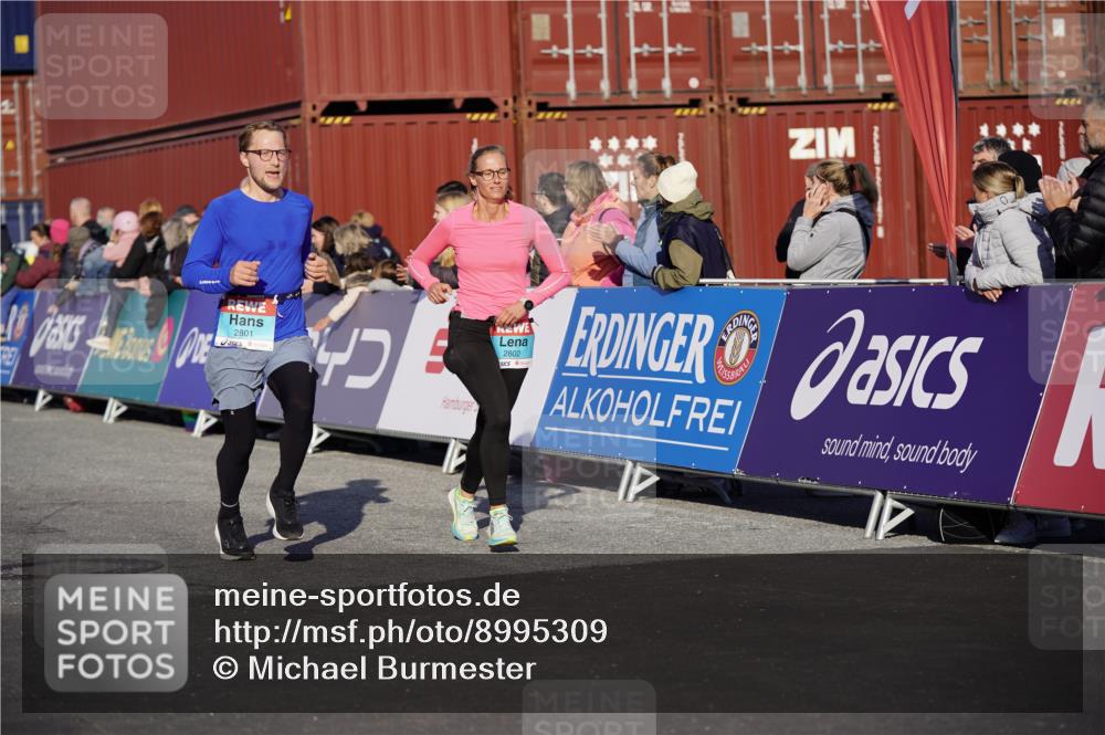 03.10.2025 - Köhlbrandbrückenlauf Michael Burmester http://msf.ph/oto/8995309 03.10.2025 09:57:34 Ziel 1083, 1541, 2759, 2801, 2802, 2819, 3043, 3335 meine-sportfotos.de