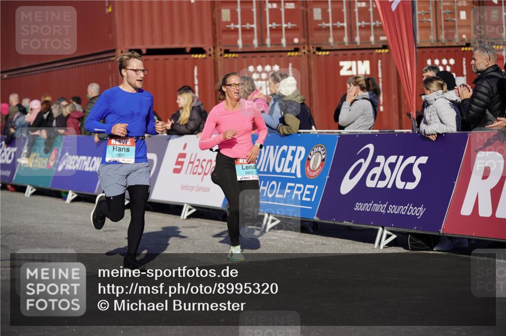 03.10.2025 - Köhlbrandbrückenlauf Michael Burmester http://msf.ph/oto/8995320 03.10.2025 09:57:34 Ziel 1083, 1541, 2759, 2801, 2802, 2819, 3043, 3335 meine-sportfotos.de