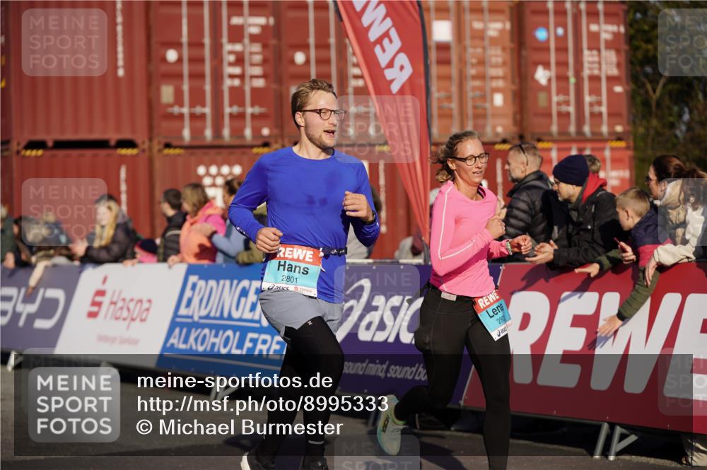 03.10.2025 - Köhlbrandbrückenlauf Michael Burmester http://msf.ph/oto/8995333 03.10.2025 09:57:35 Ziel 1083, 1265, 2801, 2802, 2811, 2819, 3043, 3335 meine-sportfotos.de
