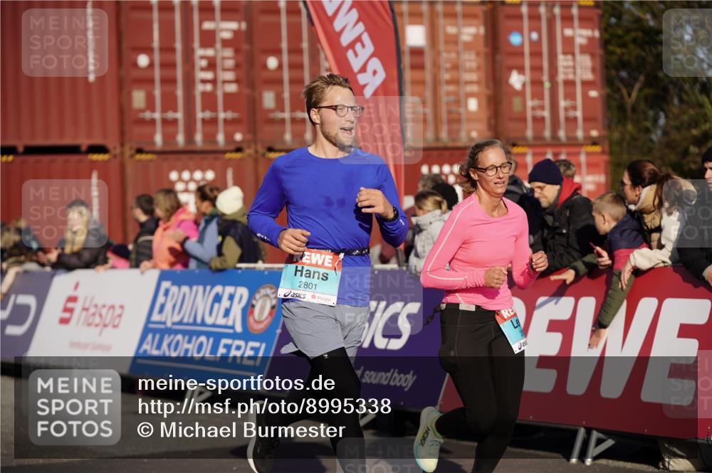 03.10.2025 - Köhlbrandbrückenlauf Michael Burmester http://msf.ph/oto/8995338 03.10.2025 09:57:35 Ziel 1083, 1265, 2801, 2802, 2811, 2819, 3043, 3335 meine-sportfotos.de
