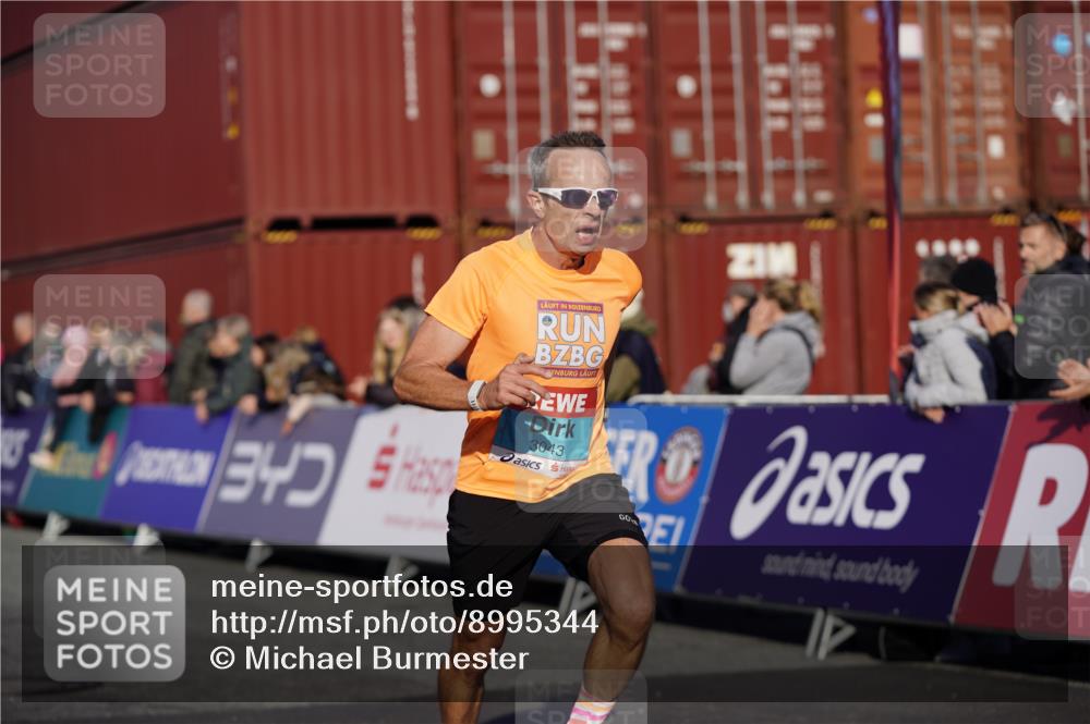 03.10.2025 - Köhlbrandbrückenlauf Michael Burmester http://msf.ph/oto/8995344 03.10.2025 09:57:37 Ziel 1083, 1135, 1265, 2801, 2802, 2811, 2819, 3043, 3335 meine-sportfotos.de