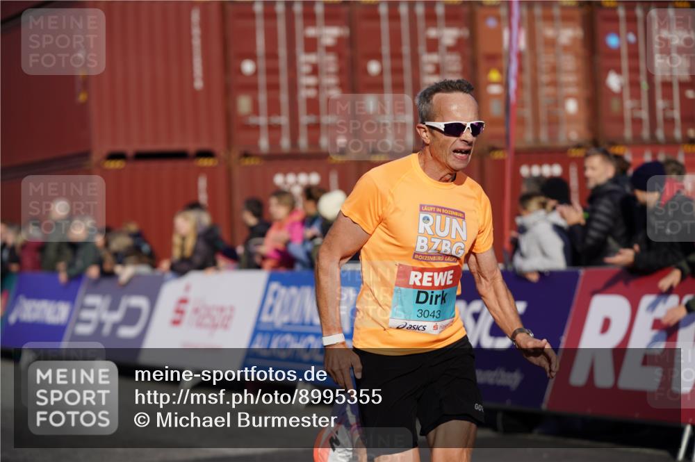 03.10.2025 - Köhlbrandbrückenlauf Michael Burmester http://msf.ph/oto/8995355 03.10.2025 09:57:37 Ziel 1083, 1135, 1265, 2801, 2802, 2811, 2819, 3043, 3335 meine-sportfotos.de