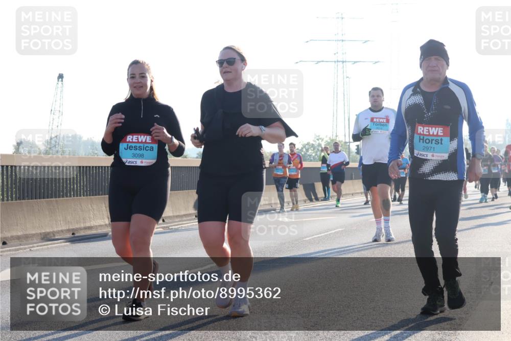 03.10.2025 - Köhlbrandbrückenlauf Luisa Fischer http://msf.ph/oto/8995362 03.10.2025 10:25:31 Position 3 3098, 2619, 2971 meine-sportfotos.de
