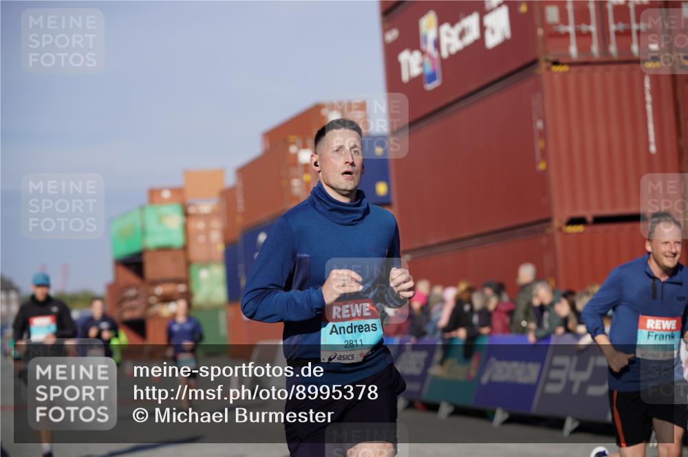 03.10.2025 - Köhlbrandbrückenlauf Michael Burmester http://msf.ph/oto/8995378 03.10.2025 09:57:41 Ziel 1135, 1265, 2801, 2802, 2811, 3043, 3135, 3136, 3211 meine-sportfotos.de