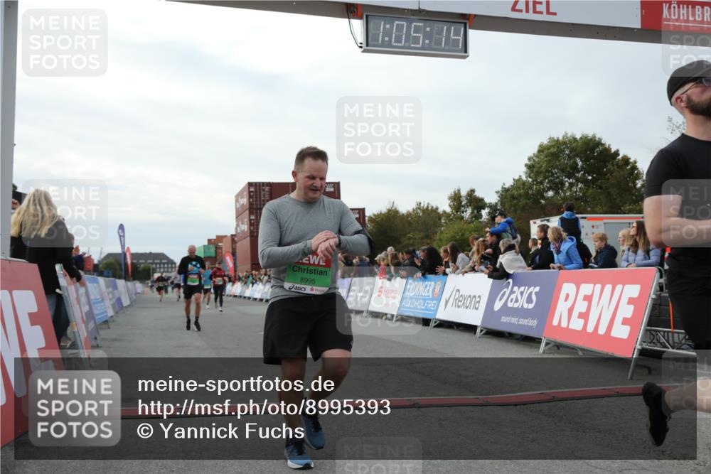 03.10.2025 - Köhlbrandbrückenlauf Yannick Fuchs http://msf.ph/oto/8995393 03.10.2025 16:05:12 Ziel 7201, 7207, 7221, 7239, 7403, 7422, 8779, 8995, 9114, 9421, 9422, 9592, 9690 meine-sportfotos.de