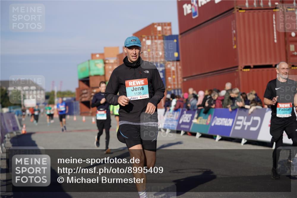 03.10.2025 - Köhlbrandbrückenlauf Michael Burmester http://msf.ph/oto/8995409 03.10.2025 09:57:44 Ziel 1079, 1135, 1265, 2811, 3043, 3135, 3136, 3211 meine-sportfotos.de