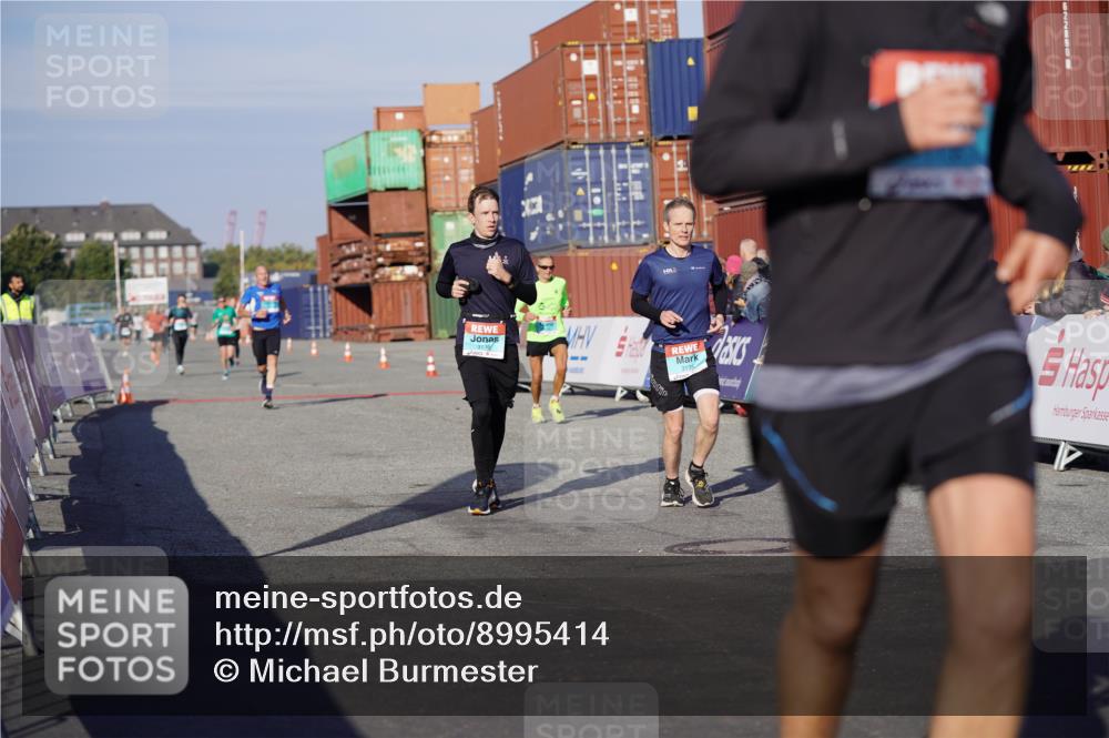 03.10.2025 - Köhlbrandbrückenlauf Michael Burmester http://msf.ph/oto/8995414 03.10.2025 09:57:45 Ziel 1079, 1135, 1265, 2811, 3079, 3135, 3136, 3211 meine-sportfotos.de