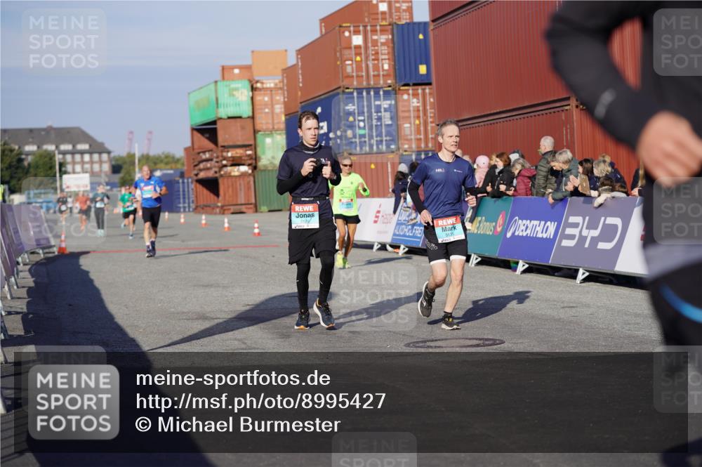 03.10.2025 - Köhlbrandbrückenlauf Michael Burmester http://msf.ph/oto/8995427 03.10.2025 09:57:45 Ziel 1079, 1135, 1265, 2811, 3079, 3135, 3136, 3211 meine-sportfotos.de