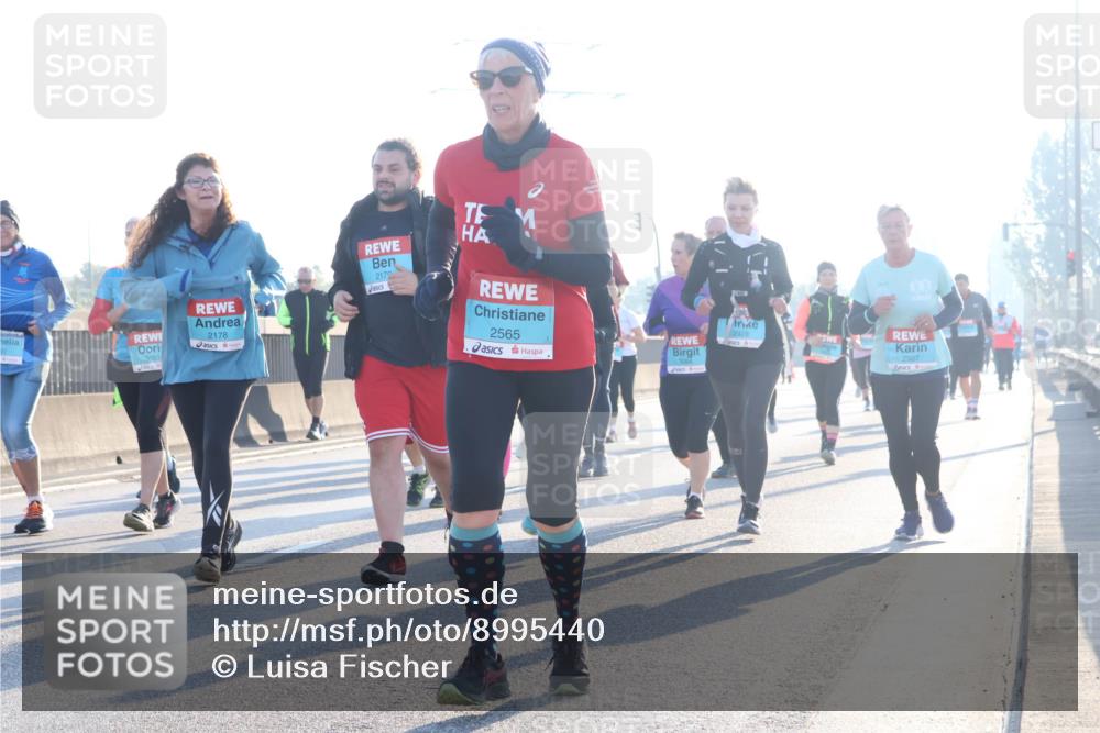 03.10.2025 - Köhlbrandbrückenlauf Luisa Fischer http://msf.ph/oto/8995440 03.10.2025 10:25:40 Position 3 2178, 2179, 2565, 2928, 2927 meine-sportfotos.de