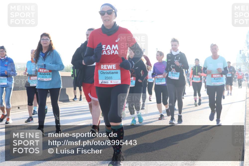 03.10.2025 - Köhlbrandbrückenlauf Luisa Fischer http://msf.ph/oto/8995443 03.10.2025 10:25:40 Position 3 2178, 2565, 928, 2927 meine-sportfotos.de