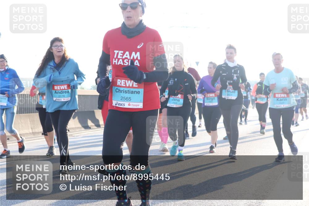03.10.2025 - Köhlbrandbrückenlauf Luisa Fischer http://msf.ph/oto/8995445 03.10.2025 10:25:41 Position 3 2178, 2565, 2926, 2928, 2927 meine-sportfotos.de