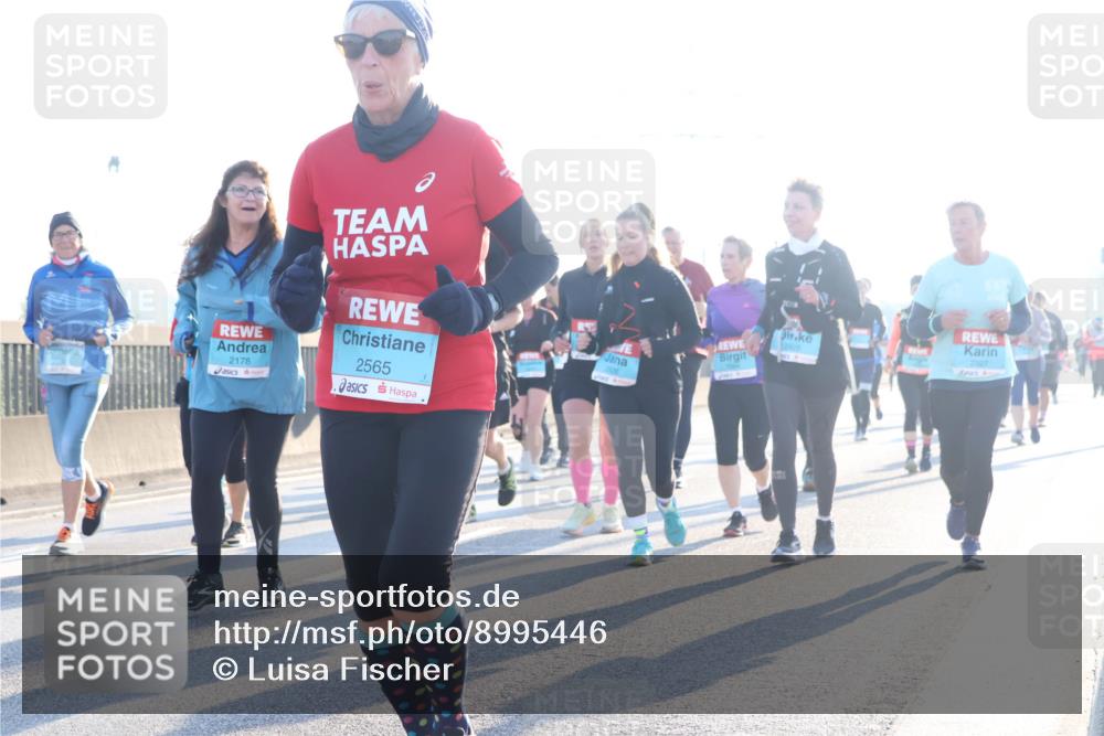 03.10.2025 - Köhlbrandbrückenlauf Luisa Fischer http://msf.ph/oto/8995446 03.10.2025 10:25:41 Position 3 2178, 2565, 2928, 2927 meine-sportfotos.de