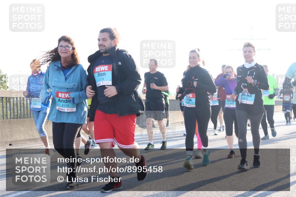 03.10.2025 - Köhlbrandbrückenlauf Luisa Fischer http://msf.ph/oto/8995458 03.10.2025 10:25:42 Position 3 3092, 2178, 2179, 2926, 3094, 2928 meine-sportfotos.de
